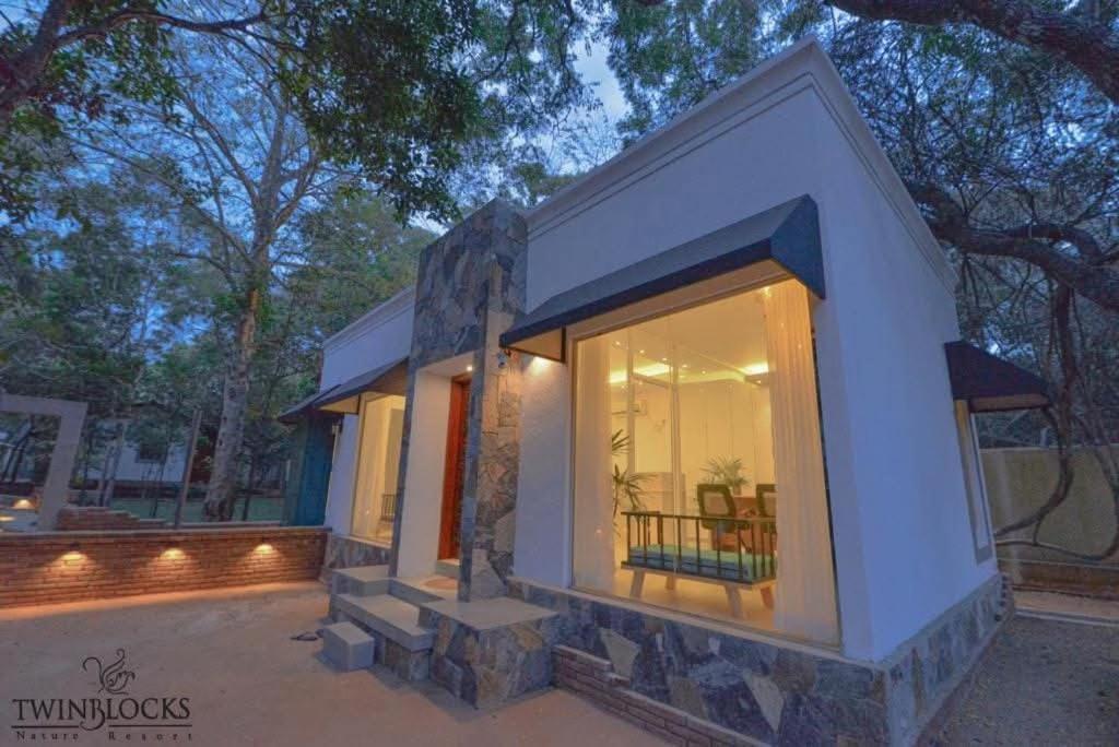 Twin Blocks Nature Resort Anuradhapura Zewnętrze zdjęcie